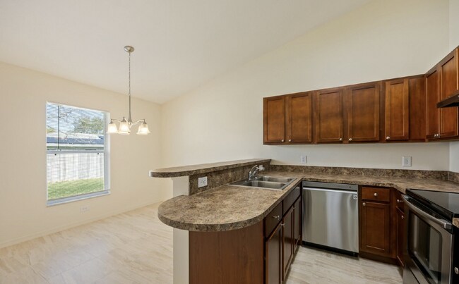 Building Photo - Charming 2-Bed, 2-Bath Home on Foxwood Drive – Cozy Living in Melbourne!