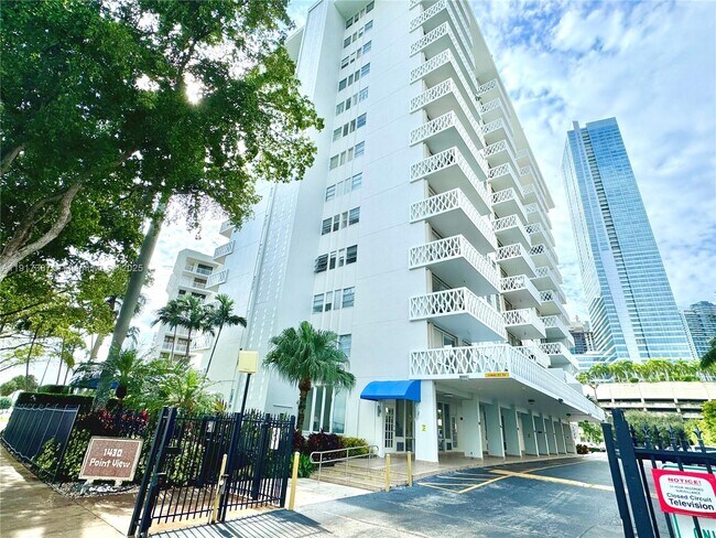 Building Photo - 1430 Brickell Bay Dr