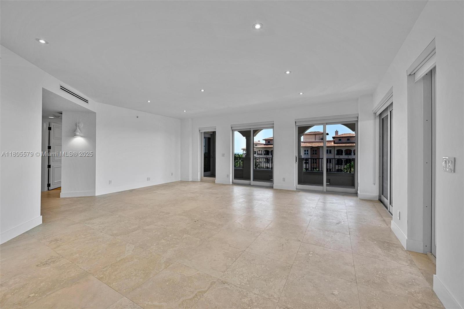 Building Photo - 13637 Deering Bay Dr