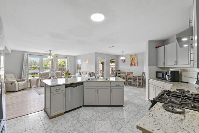 Building Photo - 1022 Americana Dr