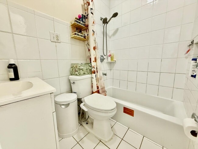 Building Photo - 204 Olean Ave