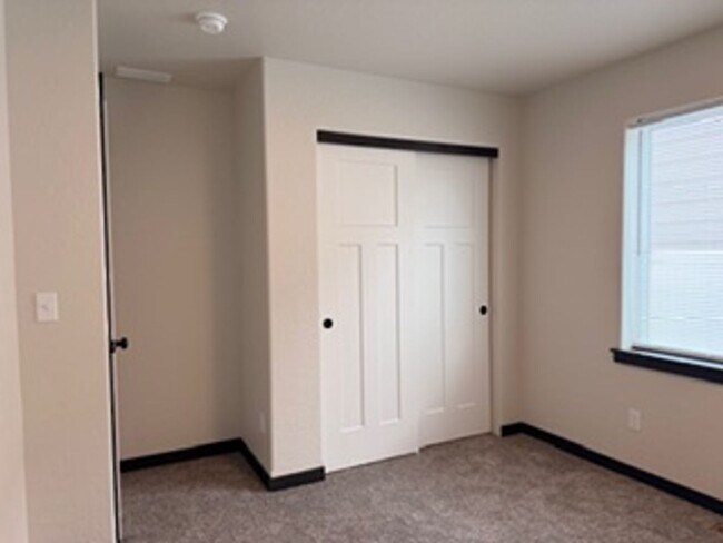 Building Photo - 12037 N Lennon Ln