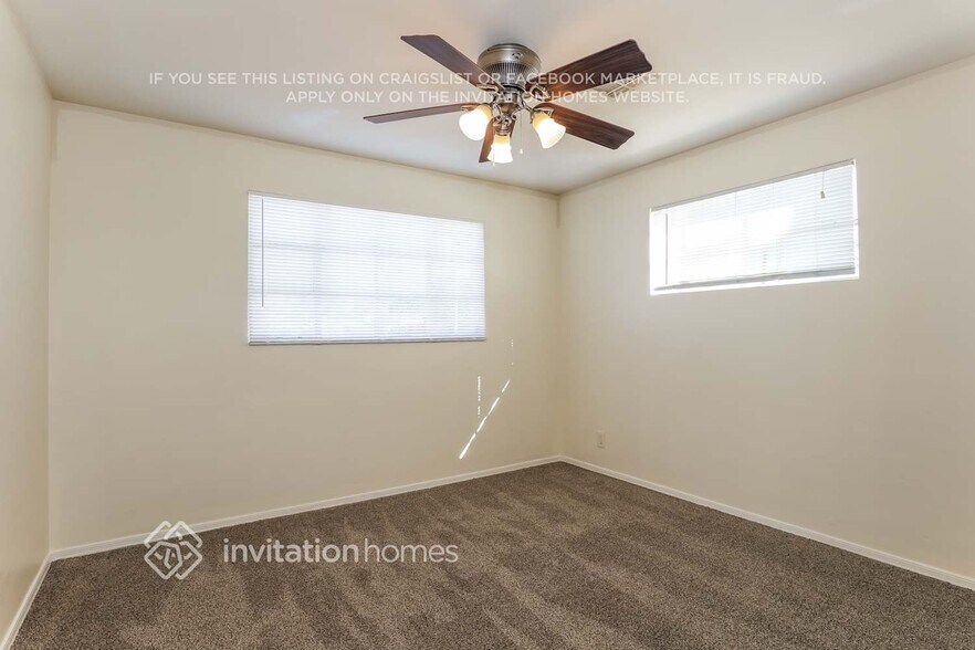 Building Photo - 3725 E Sheridan St