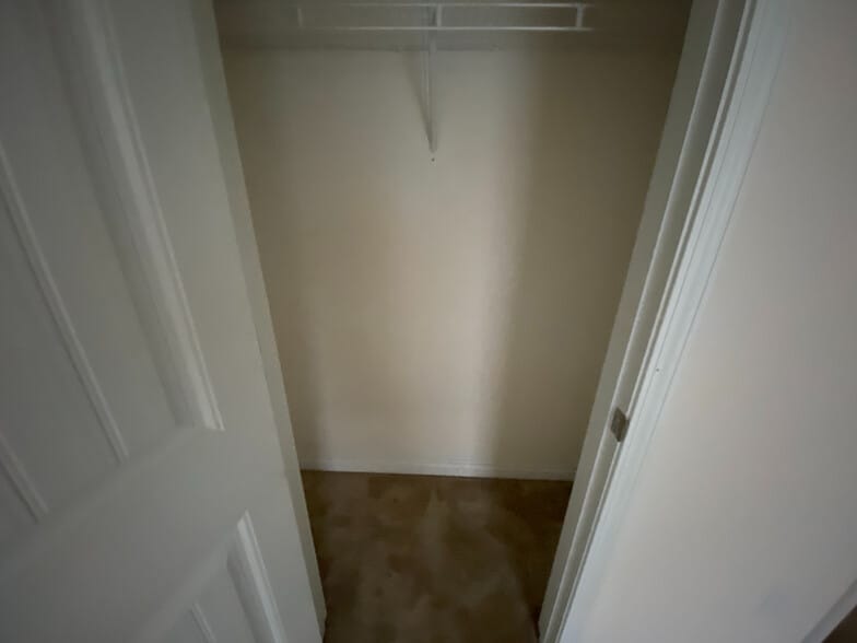 Building Photo - Room in Townhome on Haskell Dr