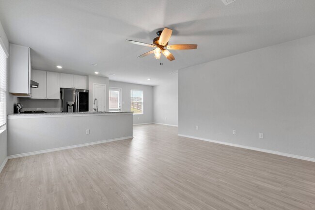 Building Photo - Cozy 3 Bed 2 Bath Home in Waterford Park