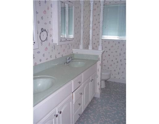 Building Photo - 3253 Lockridge Dr