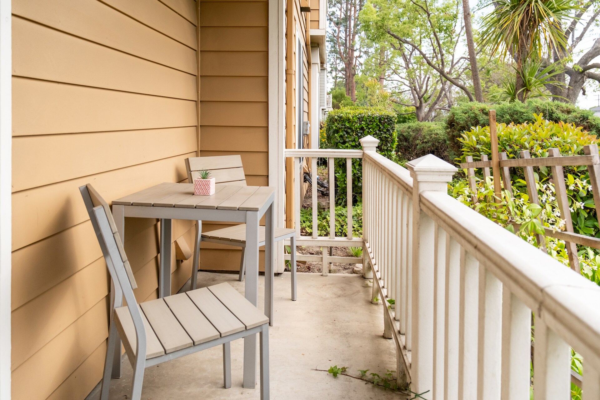 Patio - 6638 Clybourn Ave