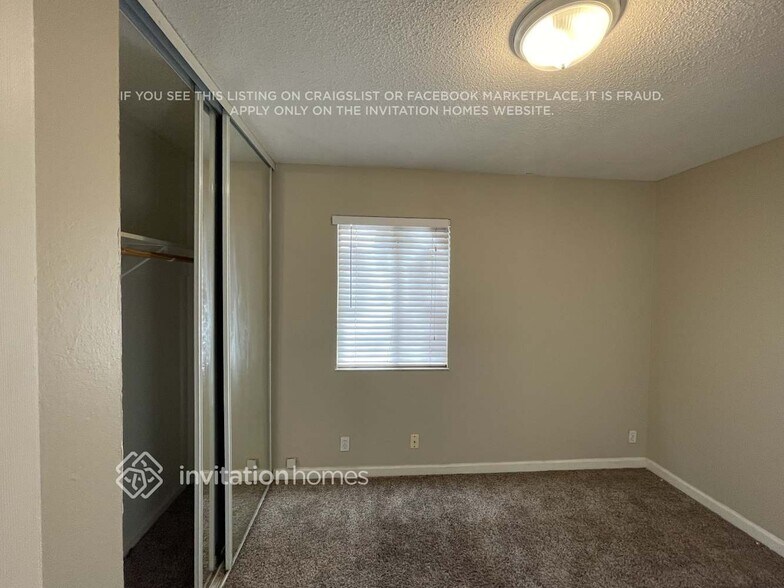 Building Photo - 242 College Ave