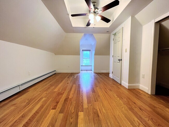 Building Photo - 12 Standish Ave