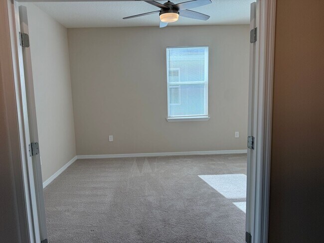 Building Photo - 3 Bedroom 2.5 Bath Single Family Home Prom...