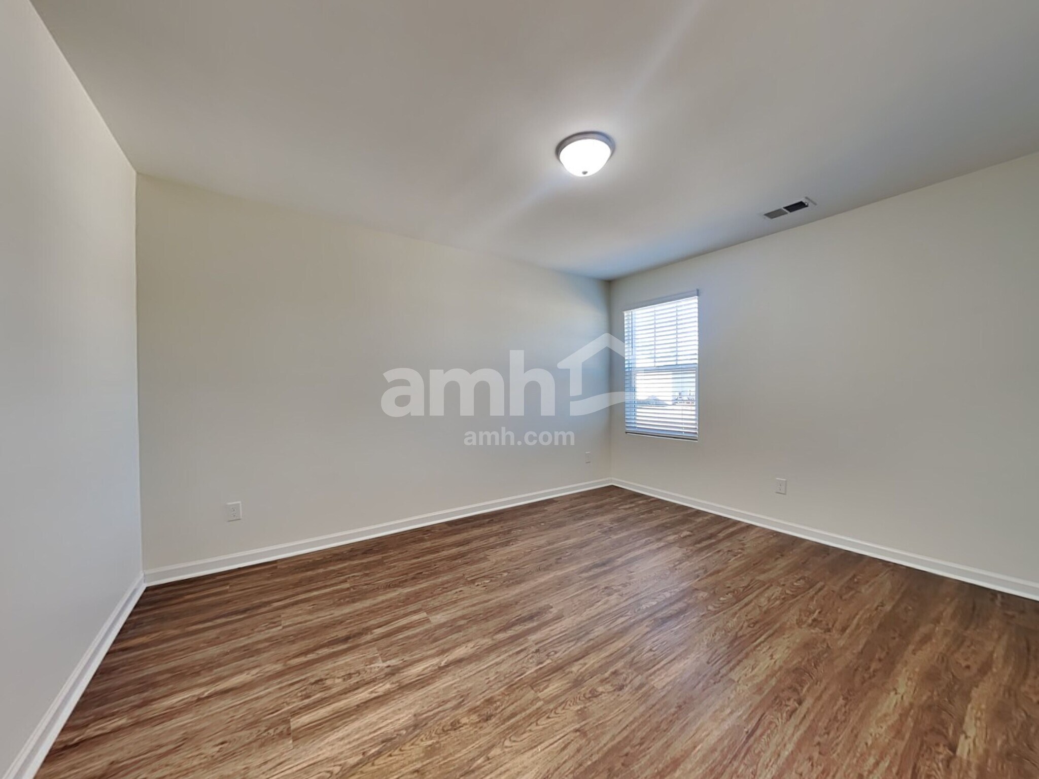 Building Photo - 220 Orion Way