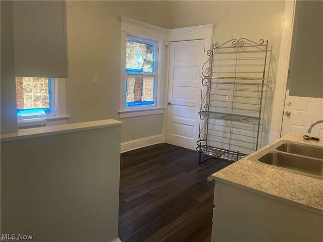 Building Photo - 1420 Ansel Rd