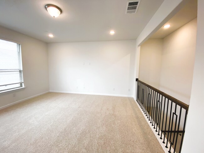 Loft area - 621 Hummingbird Dr