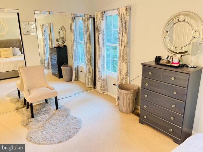 Building Photo - 16 Mateus Way