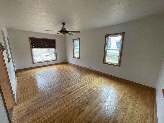 Building Photo - 823 1st Ave