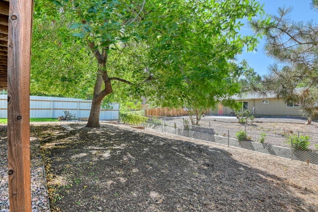 Building Photo - Fantastic Home In Village Seven For Rent