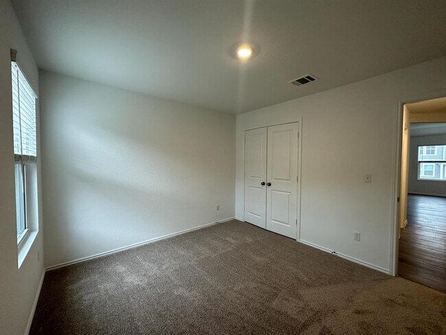 Building Photo - 346 Carmello