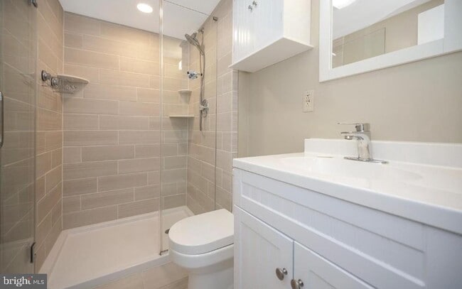 Building Photo - 6507 Byron Ave