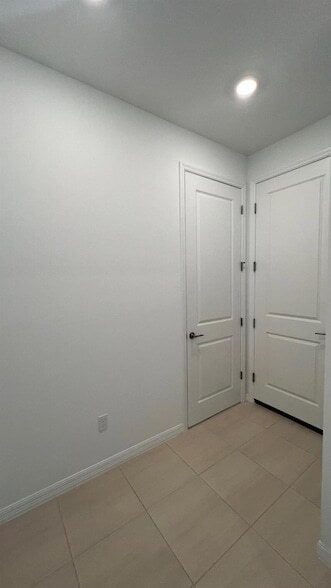 Building Photo - 584 Ranch Oak Cir
