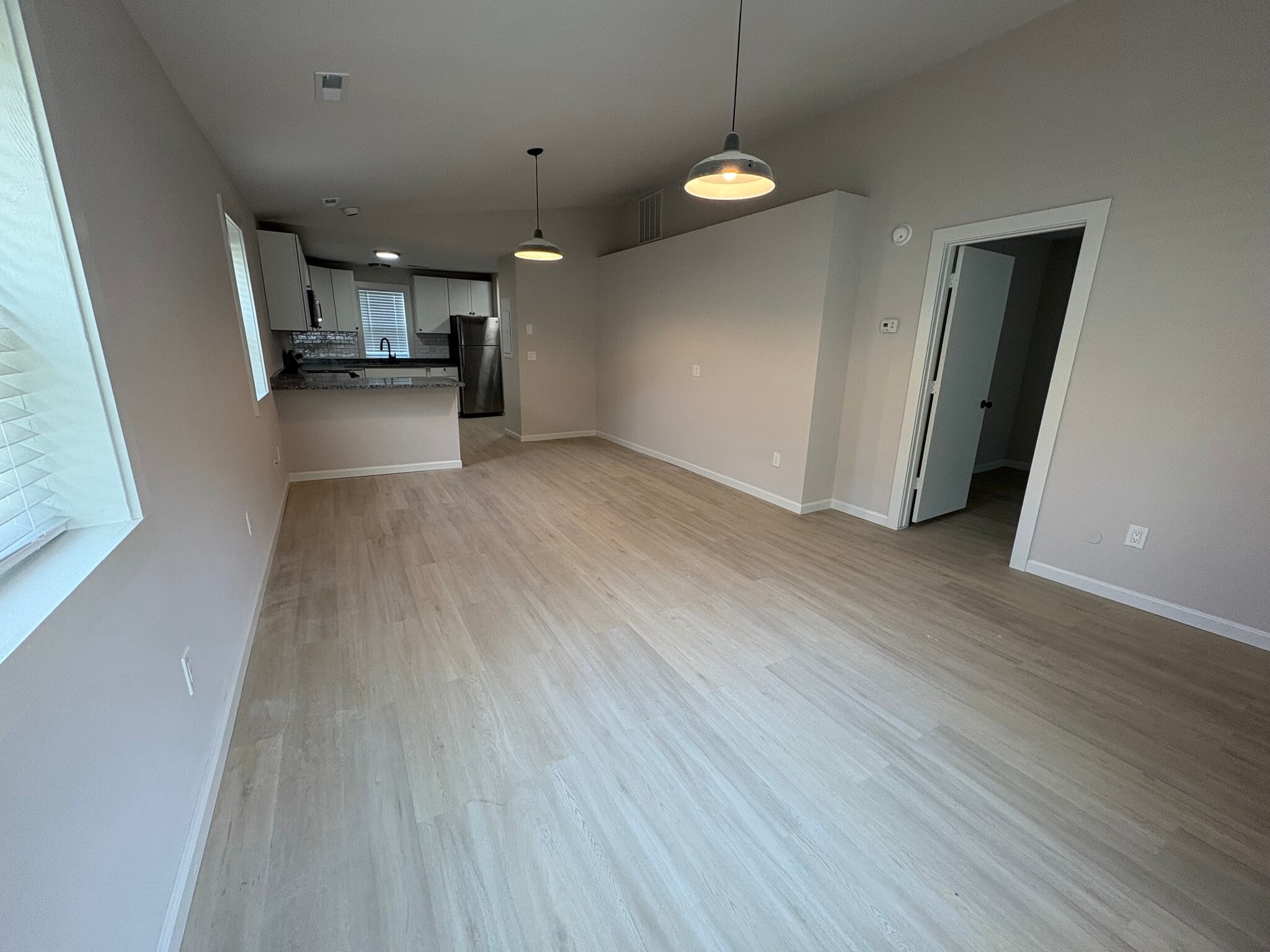 Building Photo - 1075 Jenkins Rd