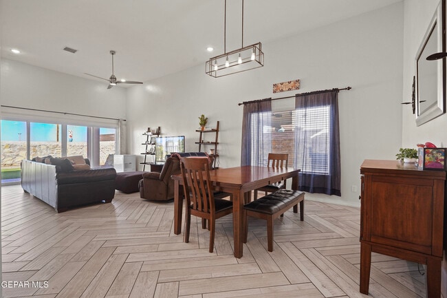 Building Photo - 3729 Surmise St