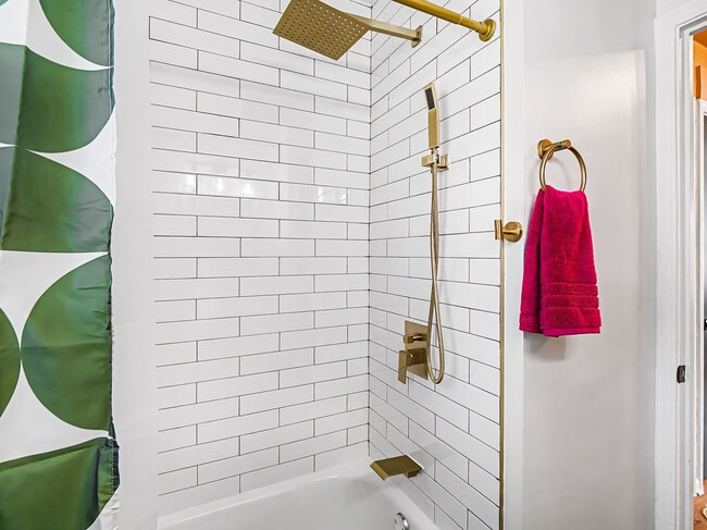 Building Photo - 5252 W 45th St