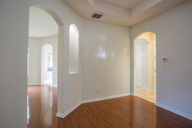 Building Photo - 3876 Shoreview Dr