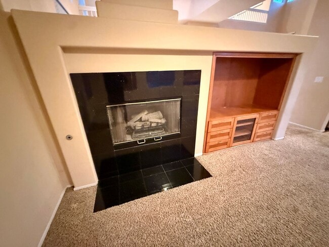 Building Photo - Scripps 3br plus loft garage yard granite kitchen TEXT 858-774-1574