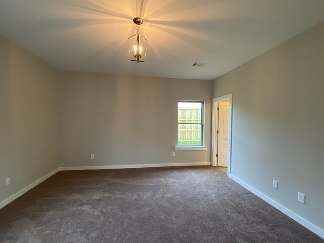 Building Photo - 14332 Chase Dr