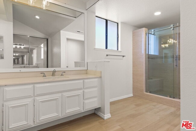 Building Photo - 6501 Bradley Pl