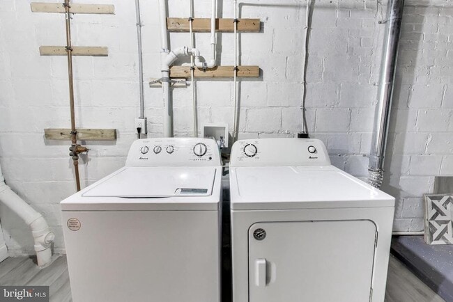 Building Photo - 3405 Carpenter St SE