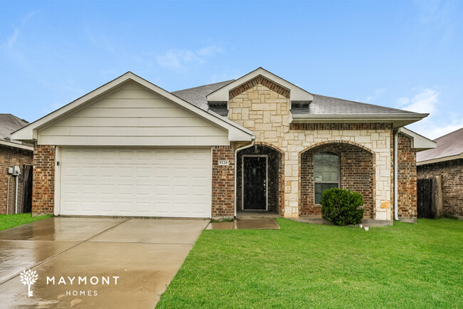 Primary Photo - Beautiful 4-Bedroom Brick Home