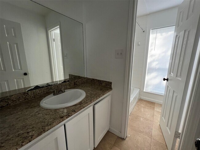 Building Photo - 15115 Corona Del Mar Dr