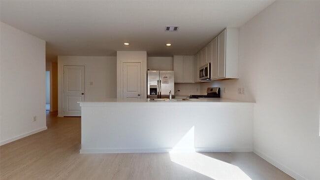 Building Photo - 1634 Birch Wood Dr