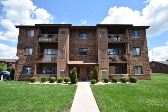 Primary Photo - 15824 Peggy Ln