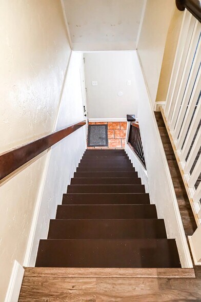 Building Photo - 2228 SW 39th Dr