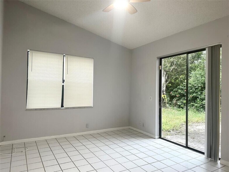 Building Photo - 10461 NW 12th Ct