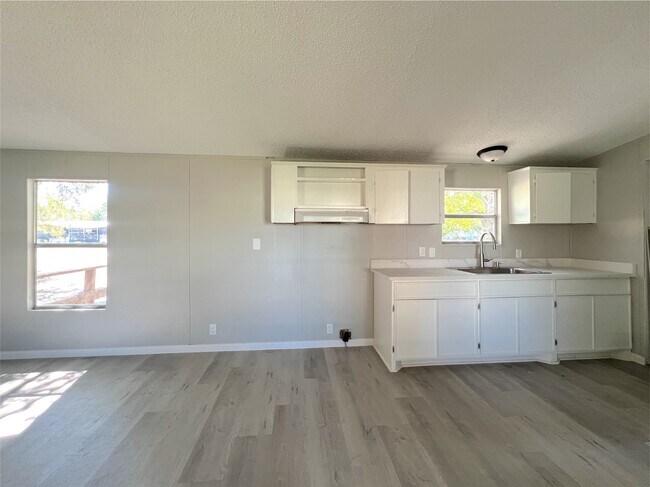 Building Photo - 2519 Riceflower Dr