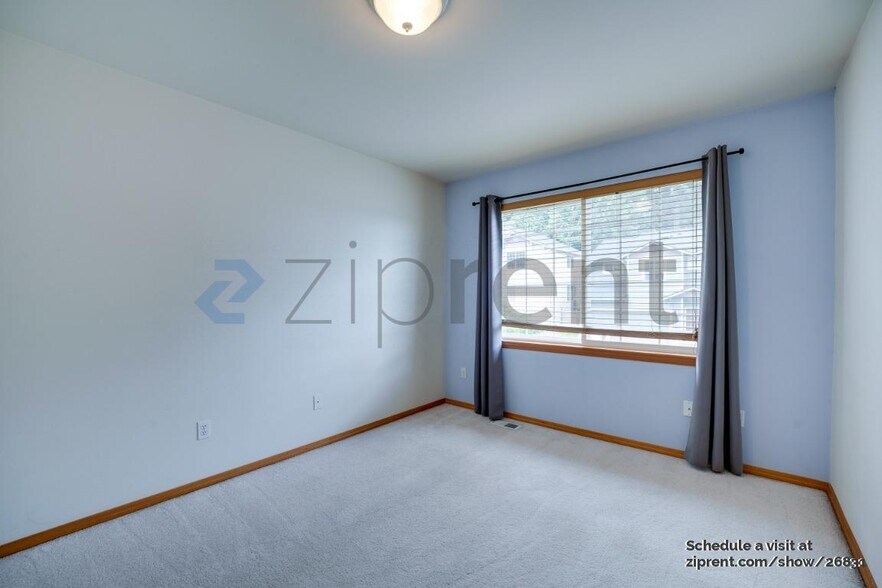 Building Photo - Unit