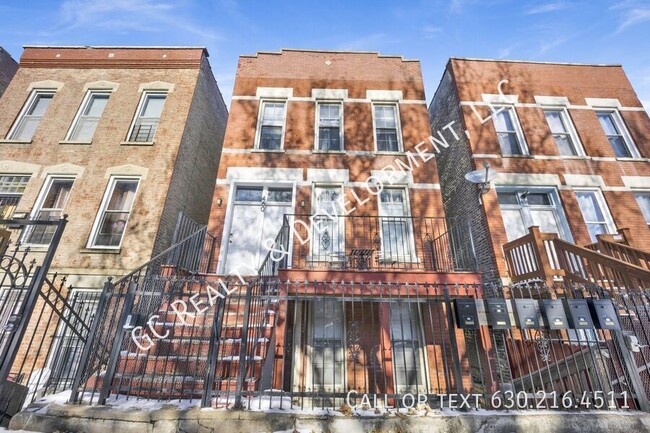 Primary Photo - 460 W 28th Pl