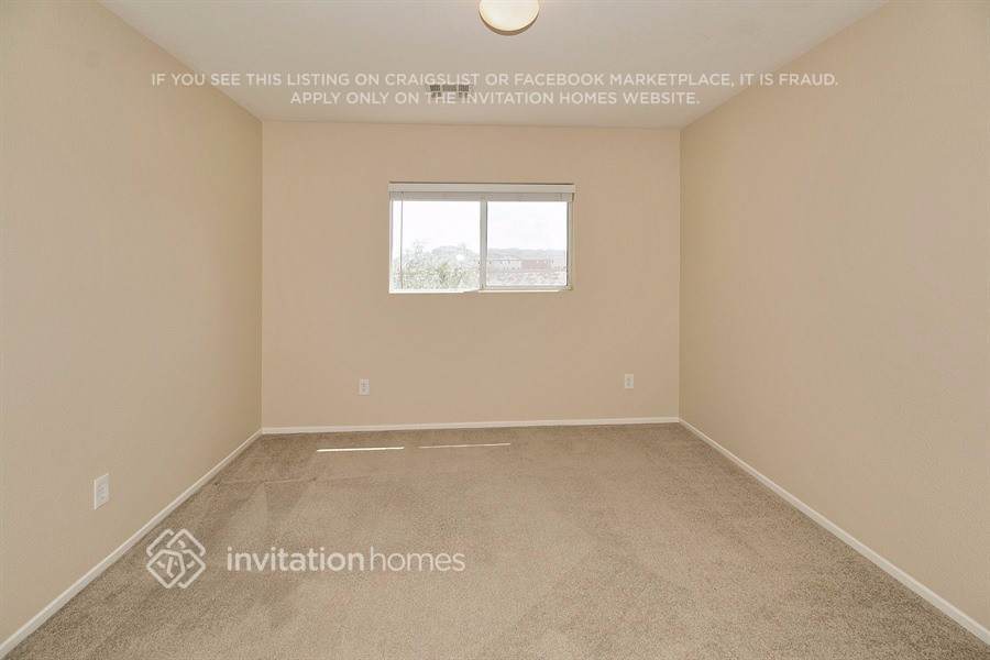 Building Photo - 553 Port Talbot Ave