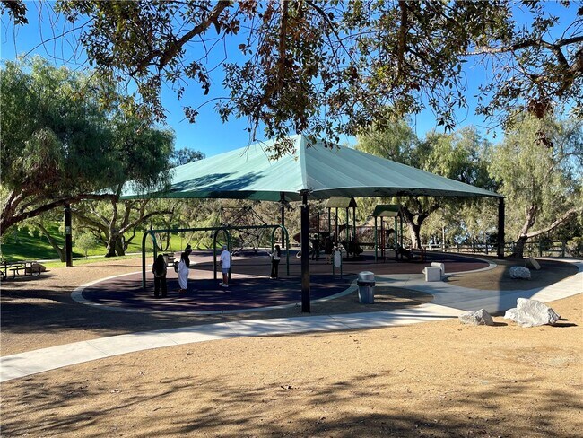 Building Photo - 5040 Codorniz Way