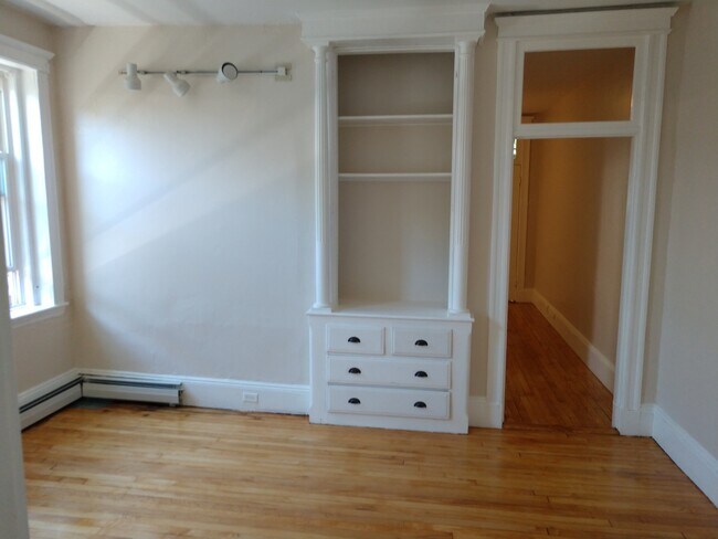Building Photo - 283 Brookline St