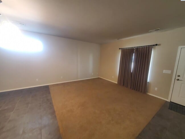 Building Photo - Sourthridge Area for rent