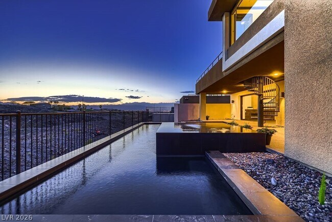 Building Photo - 917 Vegas View Dr