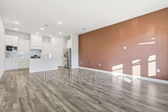 Building Photo - 1044 3rd St