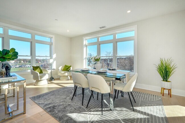 Building Photo - 62 Foundry St