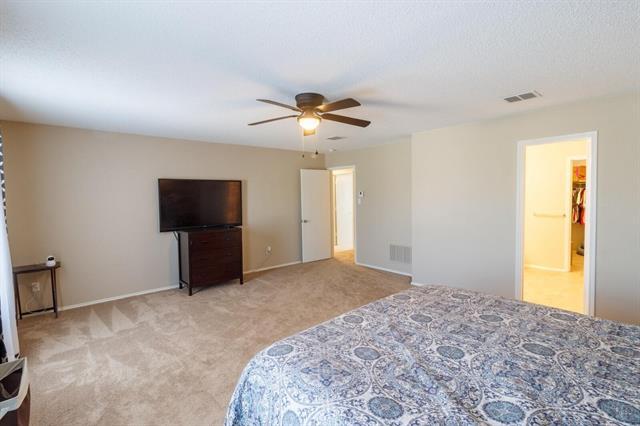 Building Photo - 2700 Peach Dr