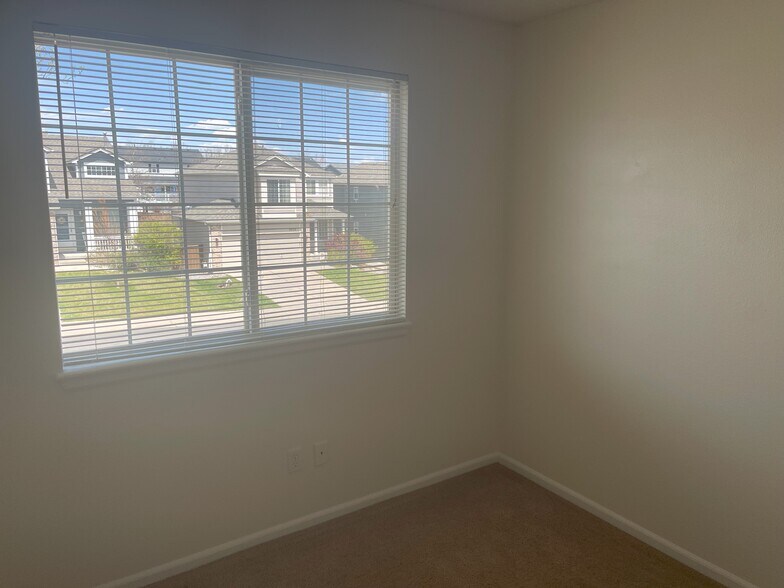 Building Photo - 9942 Sydney Ln