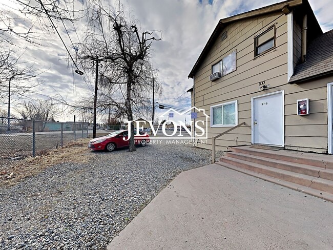 Building Photo - 20 S Fair Ave